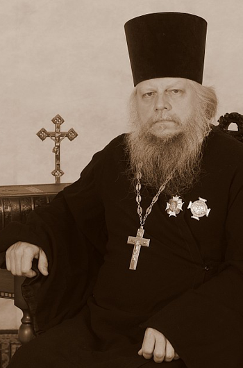 Священник Андрей Горячев